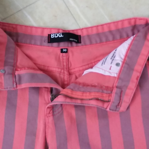 Stripes Short - Picture 2 of 3